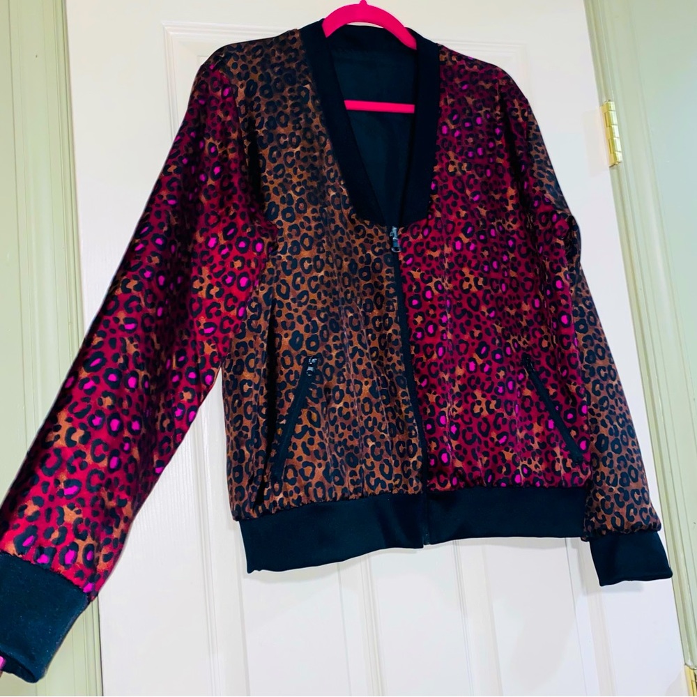 Victoria’s Secret Sport Reversible Zip Up Leopard Print Jacket Size M MSRP$89.50